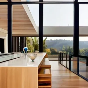 Как оформить интерьер в доме с разной высотой потолков