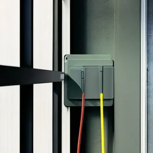 Почему стоит заранее продумать места для зарядки устройств