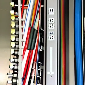 Как организовать удобную электрику в квартире для всей семьи